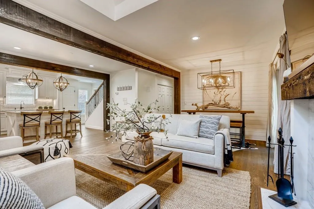 290 Halah Circle, Sandy Springs, Georgia 30328, 3 Bedrooms Bedrooms, ,2 BathroomsBathrooms,Residential,Sold,290 Halah Circle,6899848