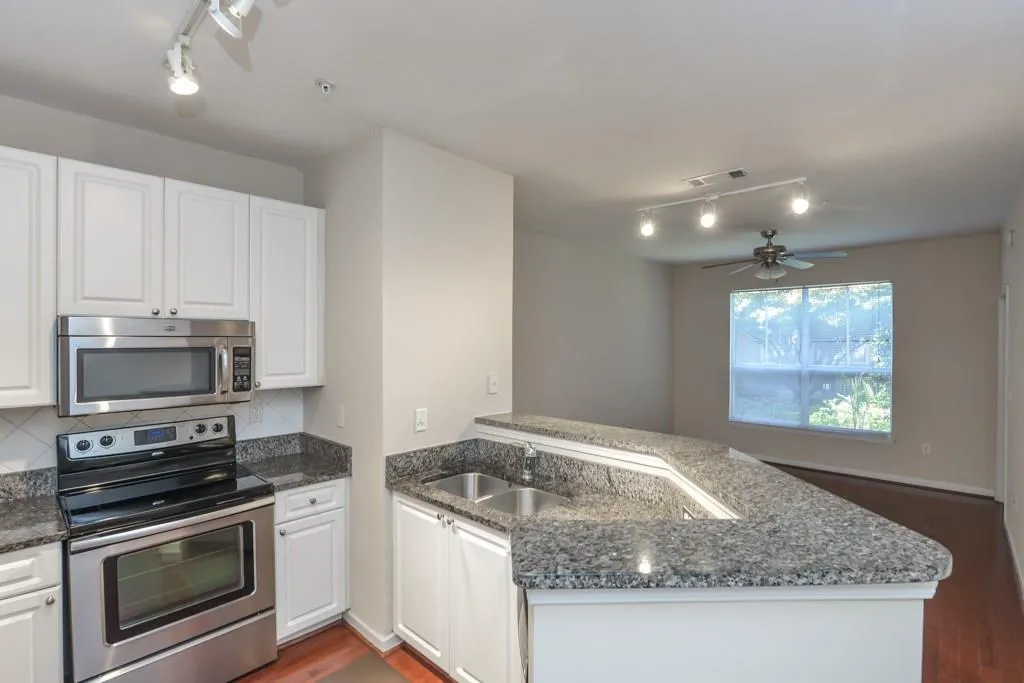 10 Perimeter Summit Boulevard Ne Unit 4126, Brookhaven, Georgia 30319, 1 Bedroom Bedrooms, ,1 BathroomBathrooms,Residential,Sold,10 Perimeter Summit Boulevard Ne Unit 4126,5775140