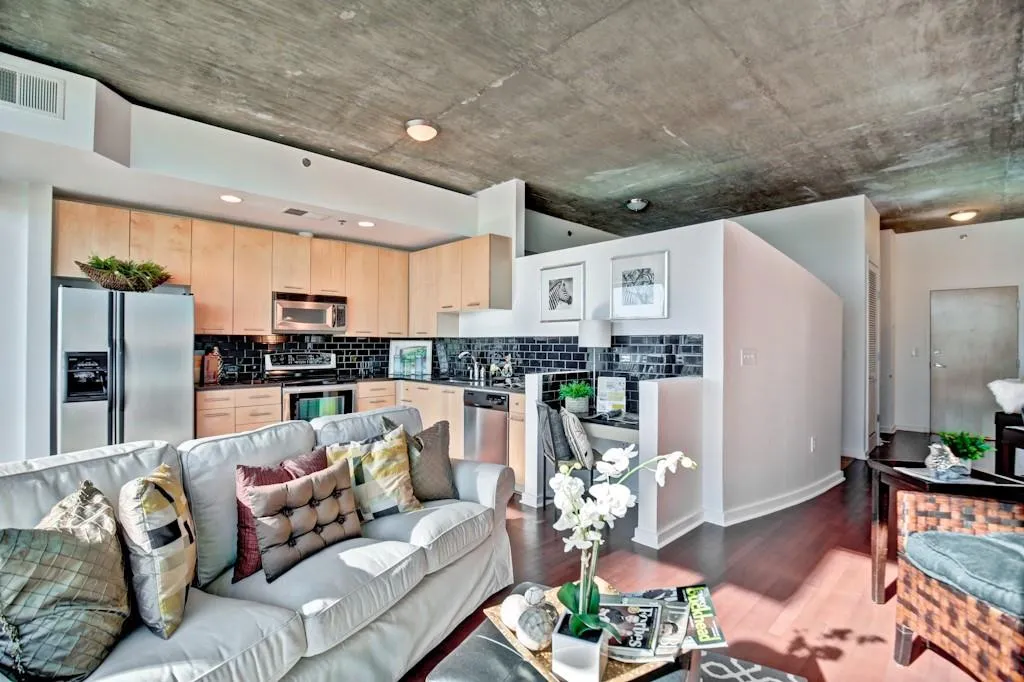 3324 Peachtree Road Ne Unit 1315, Atlanta, Georgia 30326, 1 Bedroom Bedrooms, ,1 BathroomBathrooms,Residential,For Sale,3324 Peachtree Road Ne Unit 1315,7640068
