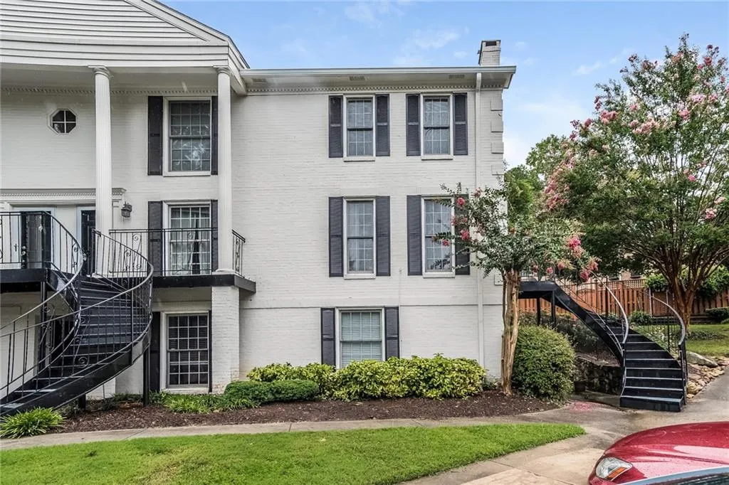 1101 Collier Road Unit G6, Atlanta, Georgia 30318, 2 Bedrooms Bedrooms, ,1 BathroomBathrooms,Residential,Sold,1101 Collier Road Unit G6,5893844