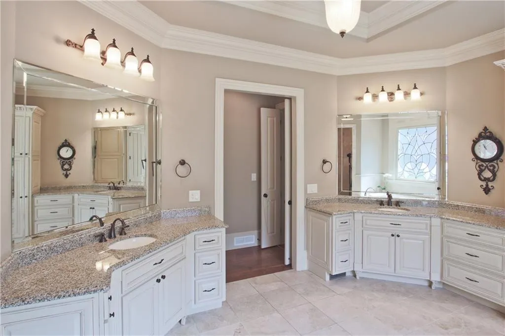 235 Rivermere Way, Sandy Springs, Georgia 30350, 4 Bedrooms Bedrooms, ,4 BathroomsBathrooms,Residential,Sold,235 Rivermere Way,6913858