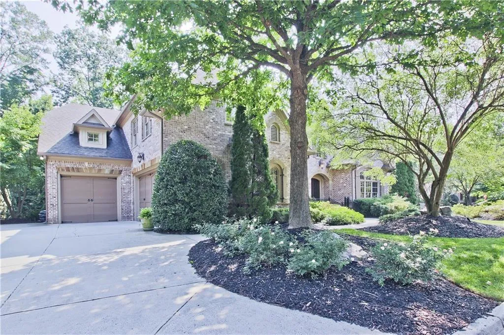 235 Rivermere Way, Sandy Springs, Georgia 30350, 4 Bedrooms Bedrooms, ,4 BathroomsBathrooms,Residential,Sold,235 Rivermere Way,6913858