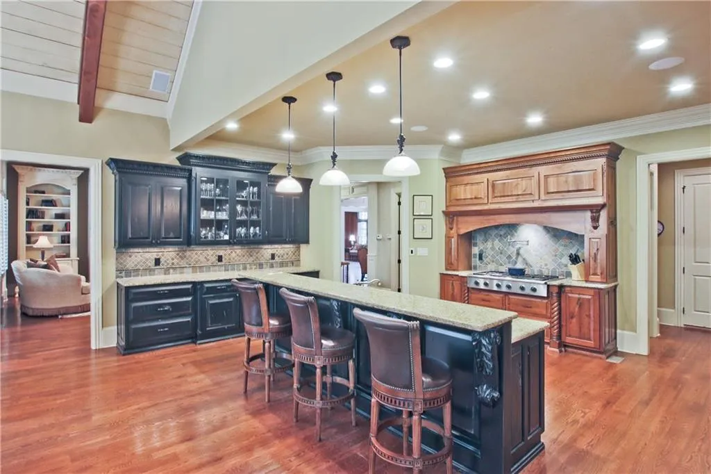 235 Rivermere Way, Sandy Springs, Georgia 30350, 4 Bedrooms Bedrooms, ,4 BathroomsBathrooms,Residential,Sold,235 Rivermere Way,6913858