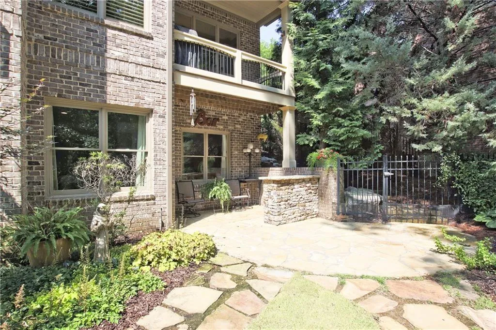 235 Rivermere Way, Sandy Springs, Georgia 30350, 4 Bedrooms Bedrooms, ,4 BathroomsBathrooms,Residential,Sold,235 Rivermere Way,6913858