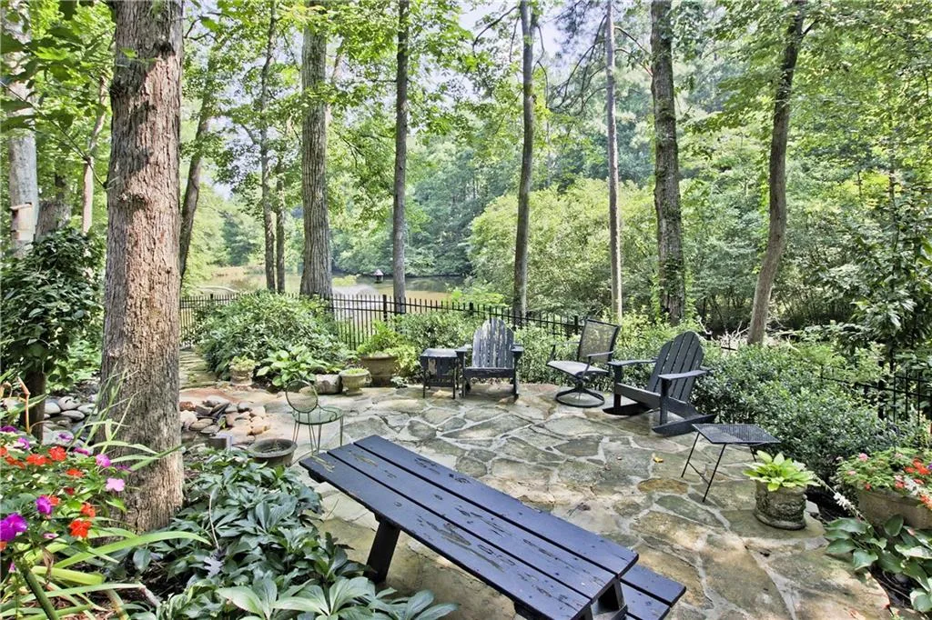 235 Rivermere Way, Sandy Springs, Georgia 30350, 4 Bedrooms Bedrooms, ,4 BathroomsBathrooms,Residential,Sold,235 Rivermere Way,6913858