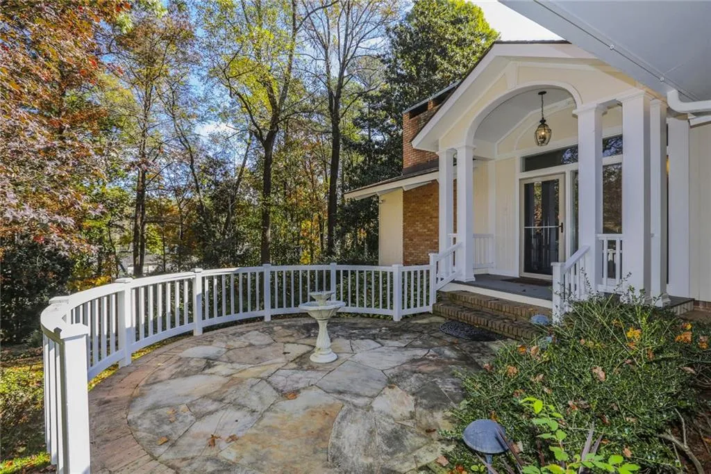 2380 Northside Parkway Nw, Atlanta, Georgia 30327, 4 Bedrooms Bedrooms, ,3 BathroomsBathrooms,Residential,Sold,2380 Northside Parkway Nw,5934281