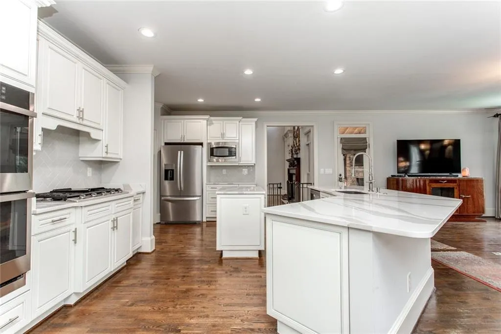 610 Regency Forest Court, Atlanta, Georgia 30342, 6 Bedrooms Bedrooms, ,6 BathroomsBathrooms,Residential,Sold,610 Regency Forest Court,6872137