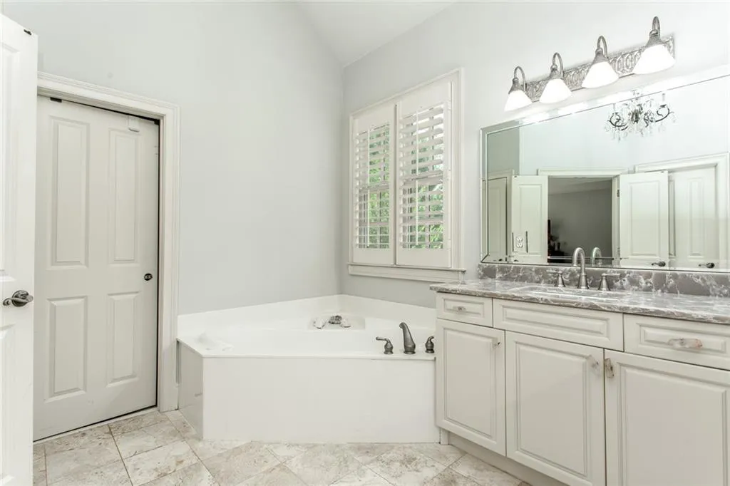 610 Regency Forest Court, Atlanta, Georgia 30342, 6 Bedrooms Bedrooms, ,6 BathroomsBathrooms,Residential,Sold,610 Regency Forest Court,6872137