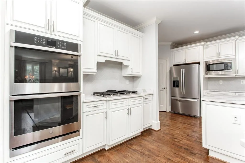 610 Regency Forest Court, Atlanta, Georgia 30342, 6 Bedrooms Bedrooms, ,6 BathroomsBathrooms,Residential,Sold,610 Regency Forest Court,6872137