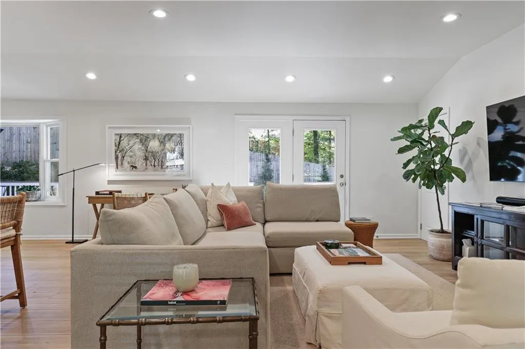 455 Grenock Circle, Atlanta, Georgia 30328, 3 Bedrooms Bedrooms, ,2 BathroomsBathrooms,Residential,Sold,455 Grenock Circle,7560134