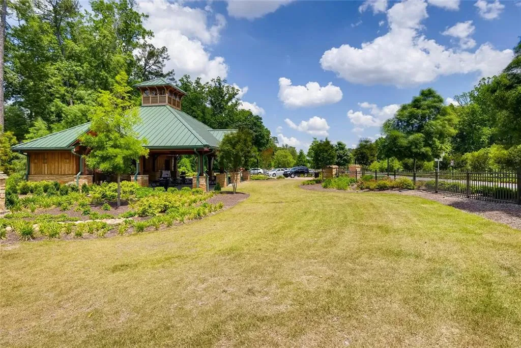 455 Grenock Circle, Atlanta, Georgia 30328, 3 Bedrooms Bedrooms, ,2 BathroomsBathrooms,Residential,Sold,455 Grenock Circle,7560134