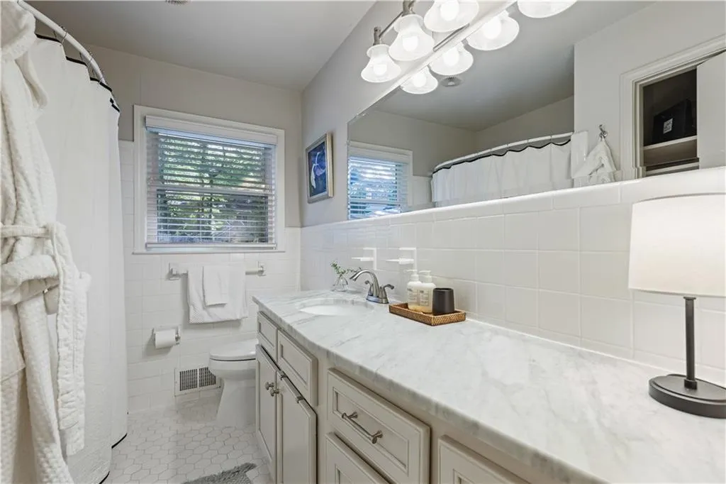 455 Grenock Circle, Atlanta, Georgia 30328, 3 Bedrooms Bedrooms, ,2 BathroomsBathrooms,Residential,Sold,455 Grenock Circle,7560134