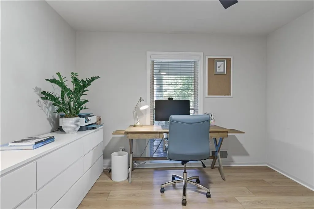 455 Grenock Circle, Atlanta, Georgia 30328, 3 Bedrooms Bedrooms, ,2 BathroomsBathrooms,Residential,Sold,455 Grenock Circle,7560134