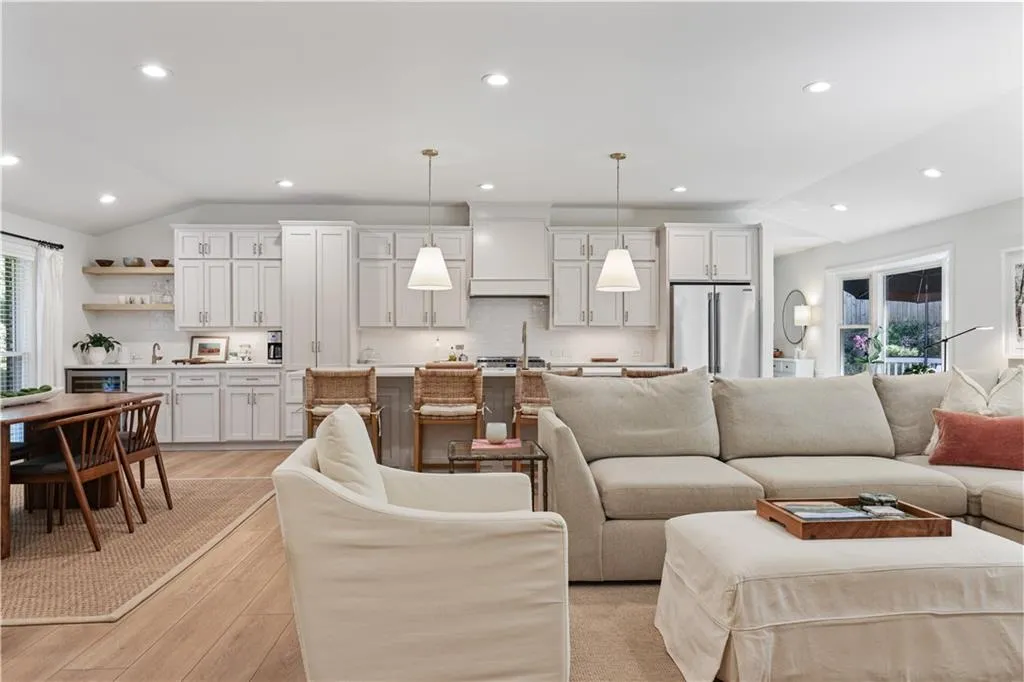 455 Grenock Circle, Atlanta, Georgia 30328, 3 Bedrooms Bedrooms, ,2 BathroomsBathrooms,Residential,Sold,455 Grenock Circle,7560134