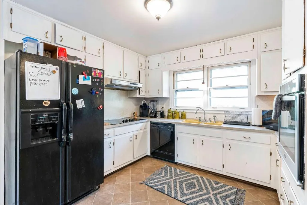 120 Finchley Court, Sandy Springs, Georgia 30328, 3 Bedrooms Bedrooms, ,2 BathroomsBathrooms,Residential,Sold,120 Finchley Court,6839935