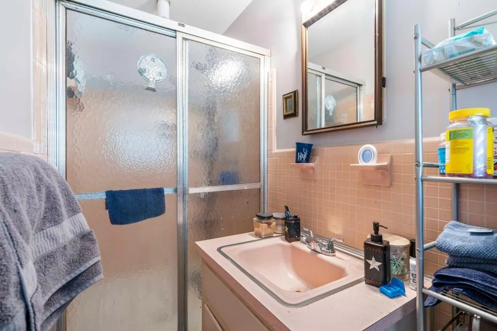 120 Finchley Court, Sandy Springs, Georgia 30328, 3 Bedrooms Bedrooms, ,2 BathroomsBathrooms,Residential,Sold,120 Finchley Court,6839935