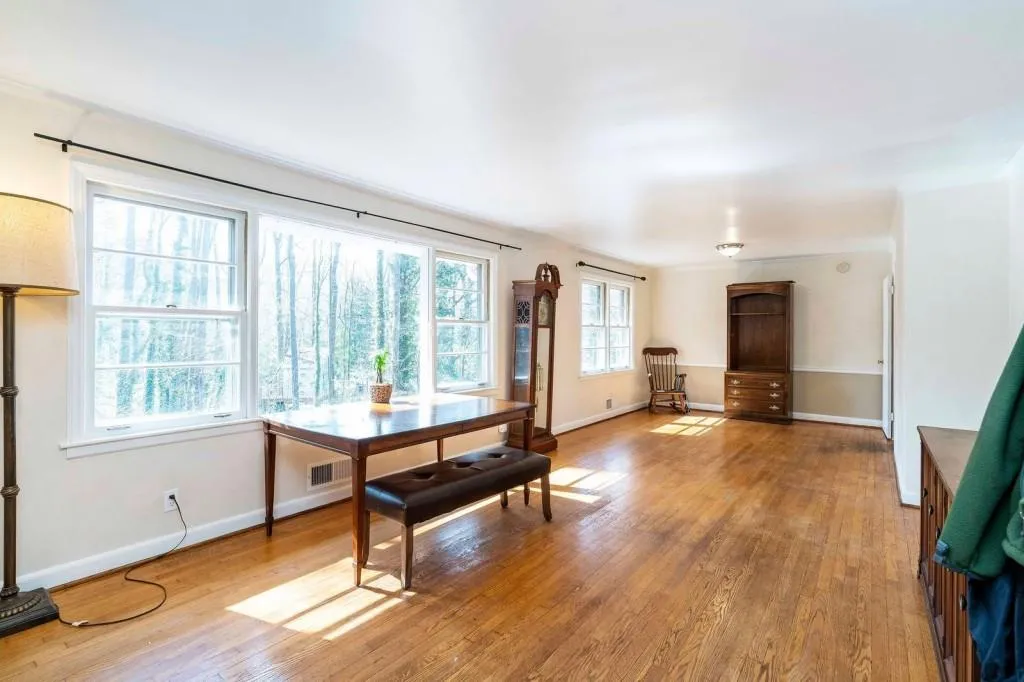 120 Finchley Court, Sandy Springs, Georgia 30328, 3 Bedrooms Bedrooms, ,2 BathroomsBathrooms,Residential,Sold,120 Finchley Court,6839935