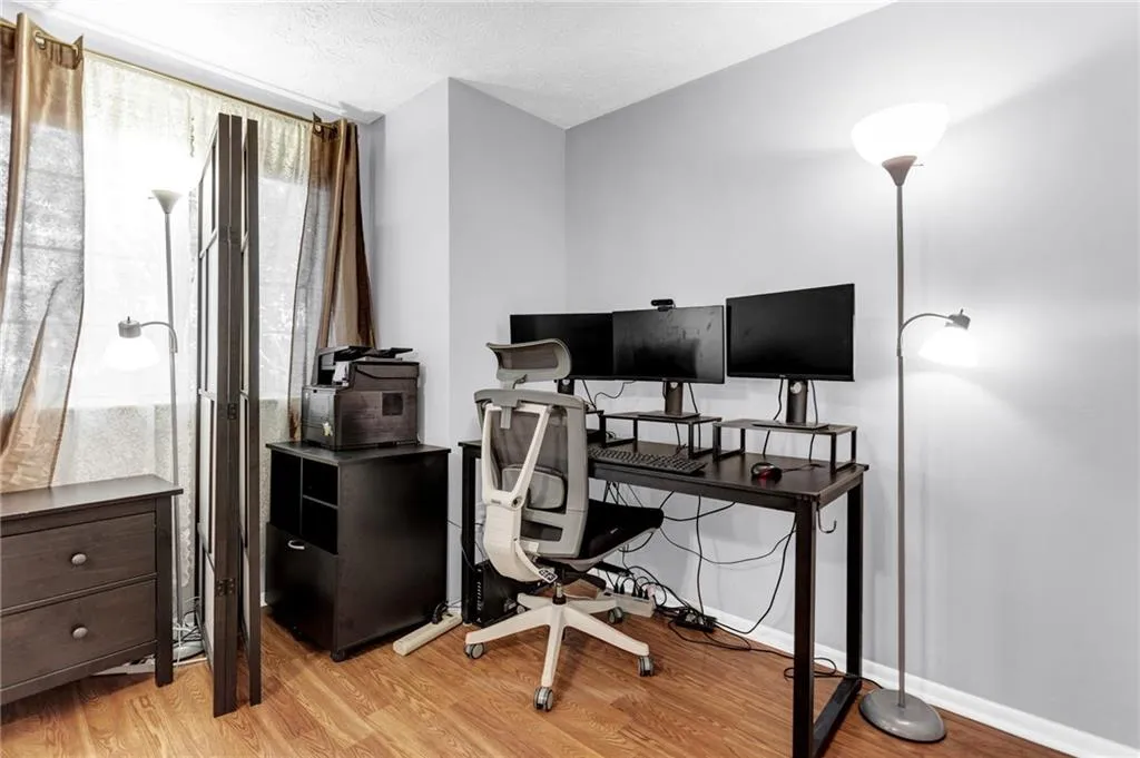 8847 Long Beach Circle, Sandy Springs, Georgia 30350, 2 Bedrooms Bedrooms, ,2 BathroomsBathrooms,Residential,Sold,8847 Long Beach Circle,7107680