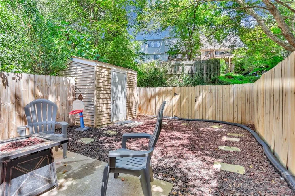 8847 Long Beach Circle, Sandy Springs, Georgia 30350, 2 Bedrooms Bedrooms, ,2 BathroomsBathrooms,Residential,Sold,8847 Long Beach Circle,7107680