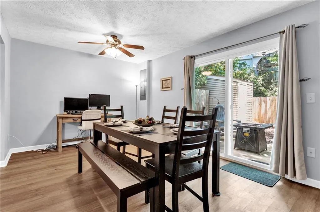 8847 Long Beach Circle, Sandy Springs, Georgia 30350, 2 Bedrooms Bedrooms, ,2 BathroomsBathrooms,Residential,Sold,8847 Long Beach Circle,7107680