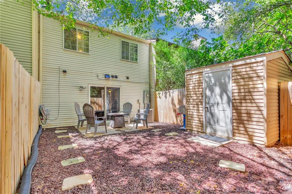 8847 Long Beach Circle, Sandy Springs, Georgia 30350, 2 Bedrooms Bedrooms, ,2 BathroomsBathrooms,Residential,Sold,8847 Long Beach Circle,7107680