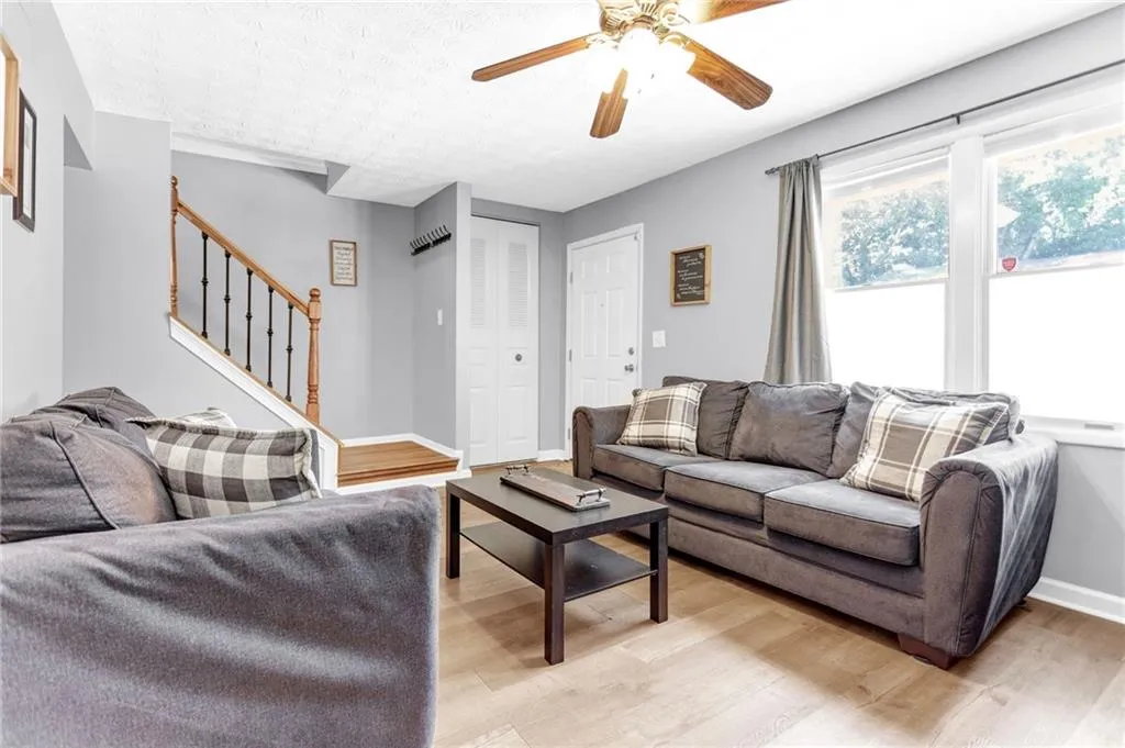 8847 Long Beach Circle, Sandy Springs, Georgia 30350, 2 Bedrooms Bedrooms, ,2 BathroomsBathrooms,Residential,Sold,8847 Long Beach Circle,7107680