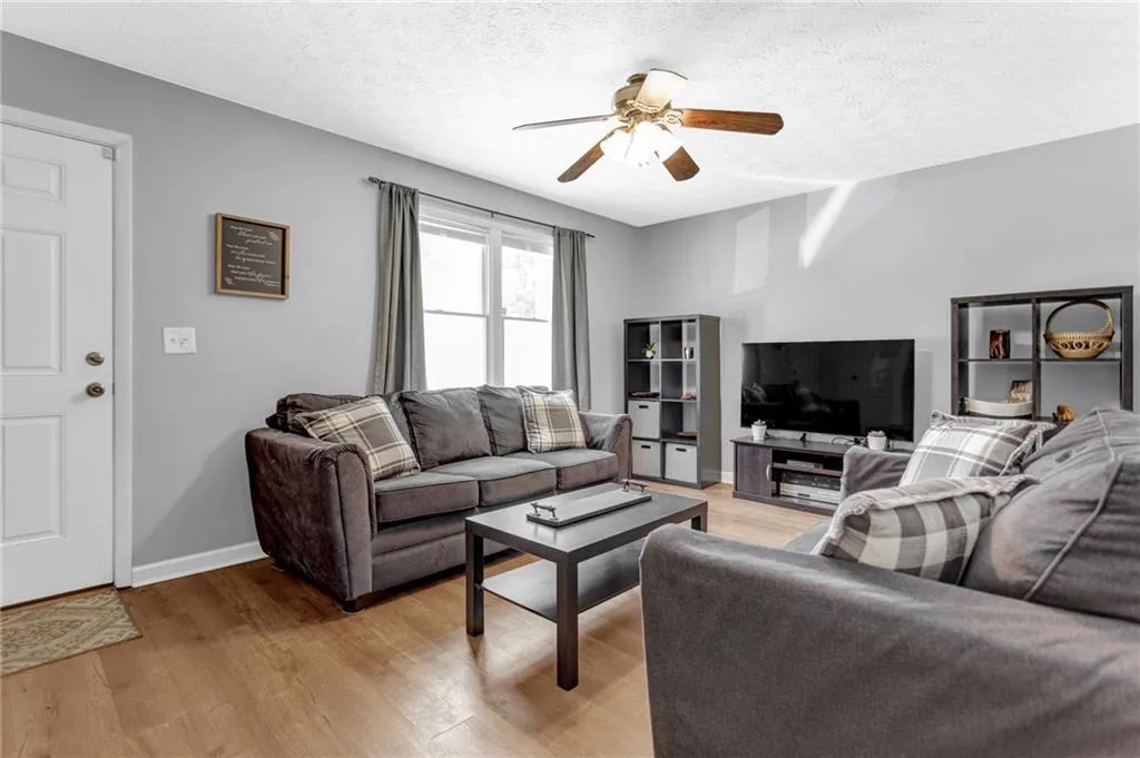 8847 Long Beach Circle, Sandy Springs, Georgia 30350, 2 Bedrooms Bedrooms, ,2 BathroomsBathrooms,Residential,Sold,8847 Long Beach Circle,7107680