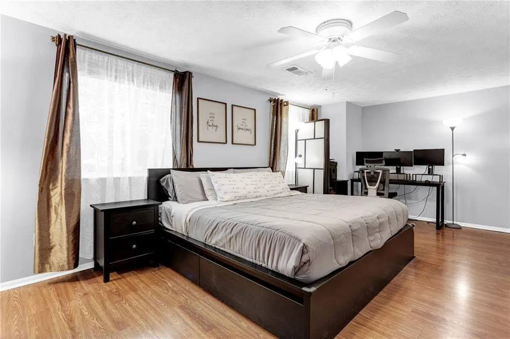 8847 Long Beach Circle, Sandy Springs, Georgia 30350, 2 Bedrooms Bedrooms, ,2 BathroomsBathrooms,Residential,Sold,8847 Long Beach Circle,7107680