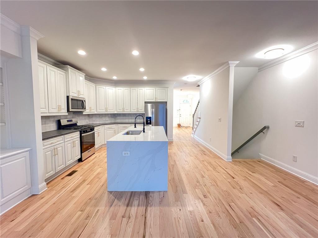 7805 Glisten Avenue, Sandy Springs, Georgia 30328, 3 Bedrooms Bedrooms, ,3 BathroomsBathrooms,Residential,Sold,7805 Glisten Avenue,7319232