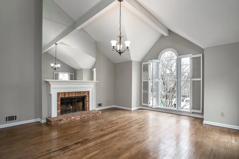 1070 Club Place Ne, Brookhaven, Georgia 30319, 2 Bedrooms Bedrooms, ,2 BathroomsBathrooms,Residential,Sold,1070 Club Place Ne,5802191