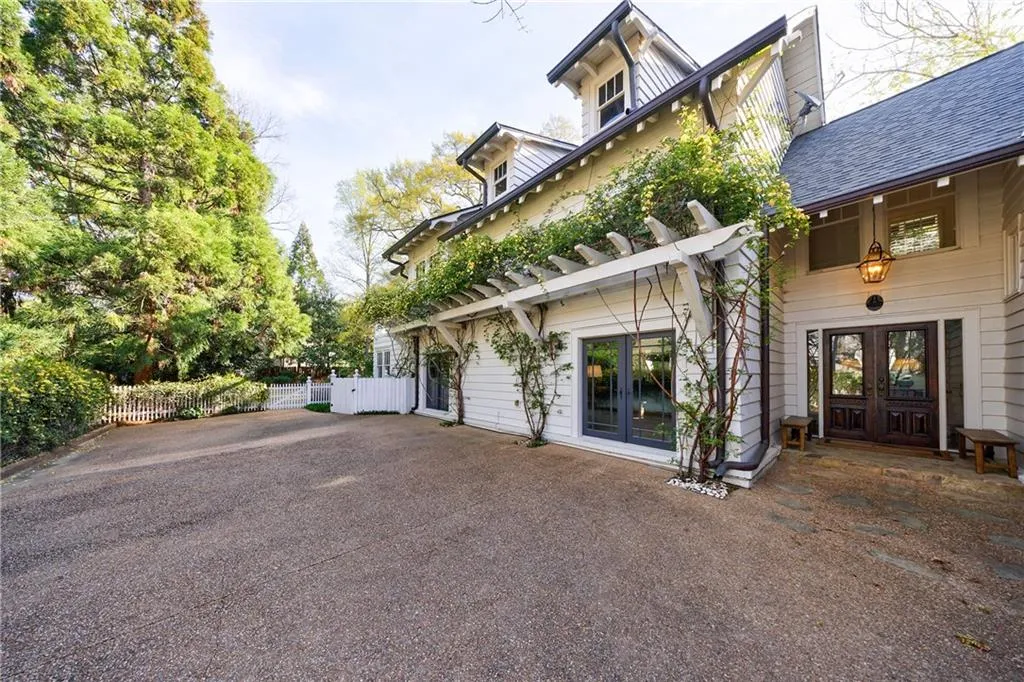 202 Lakeview Avenue, Atlanta, Georgia 30305, 4 Bedrooms Bedrooms, ,3 BathroomsBathrooms,Residential,Sold,202 Lakeview Avenue,7551199