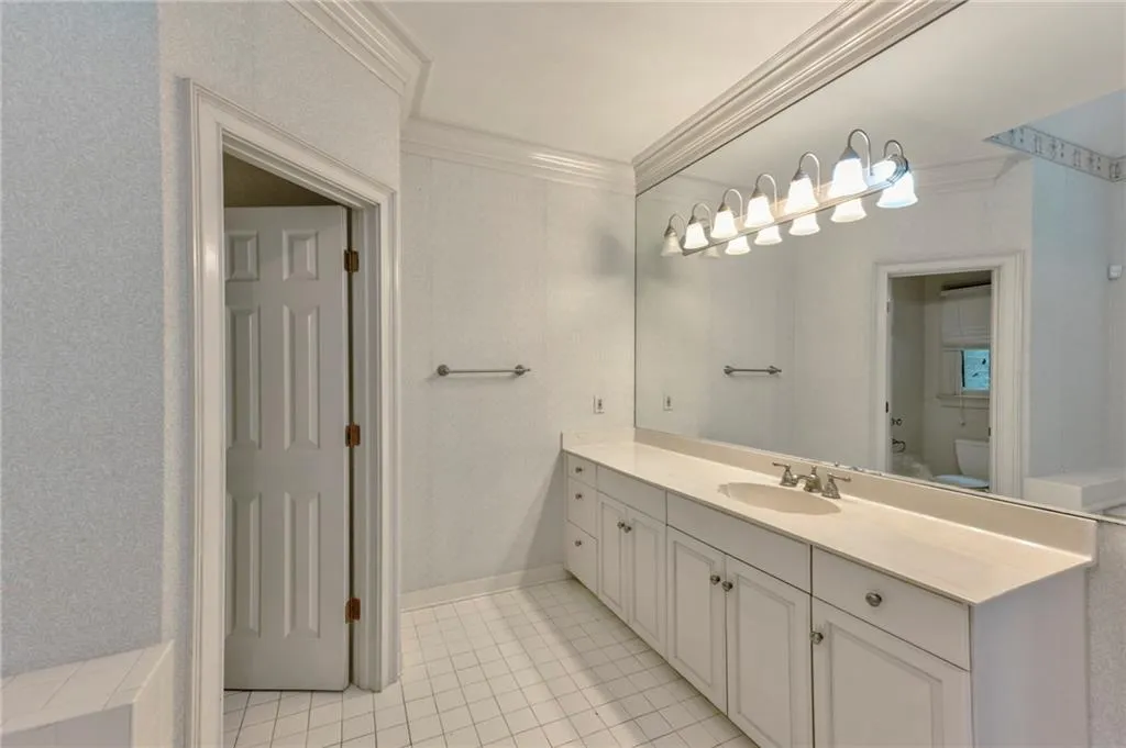 5113 Powers Ferry Road, Sandy Springs, Georgia 30327, 5 Bedrooms Bedrooms, ,4 BathroomsBathrooms,Residential,Sold,5113 Powers Ferry Road,7105240