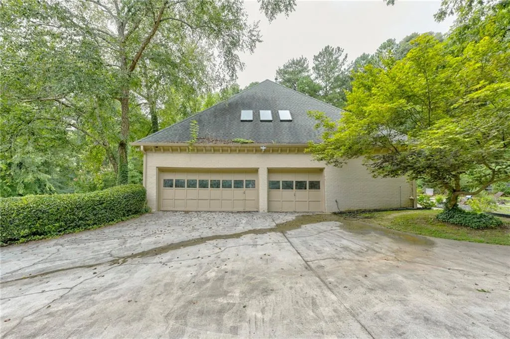 5113 Powers Ferry Road, Sandy Springs, Georgia 30327, 5 Bedrooms Bedrooms, ,4 BathroomsBathrooms,Residential,Sold,5113 Powers Ferry Road,7105240