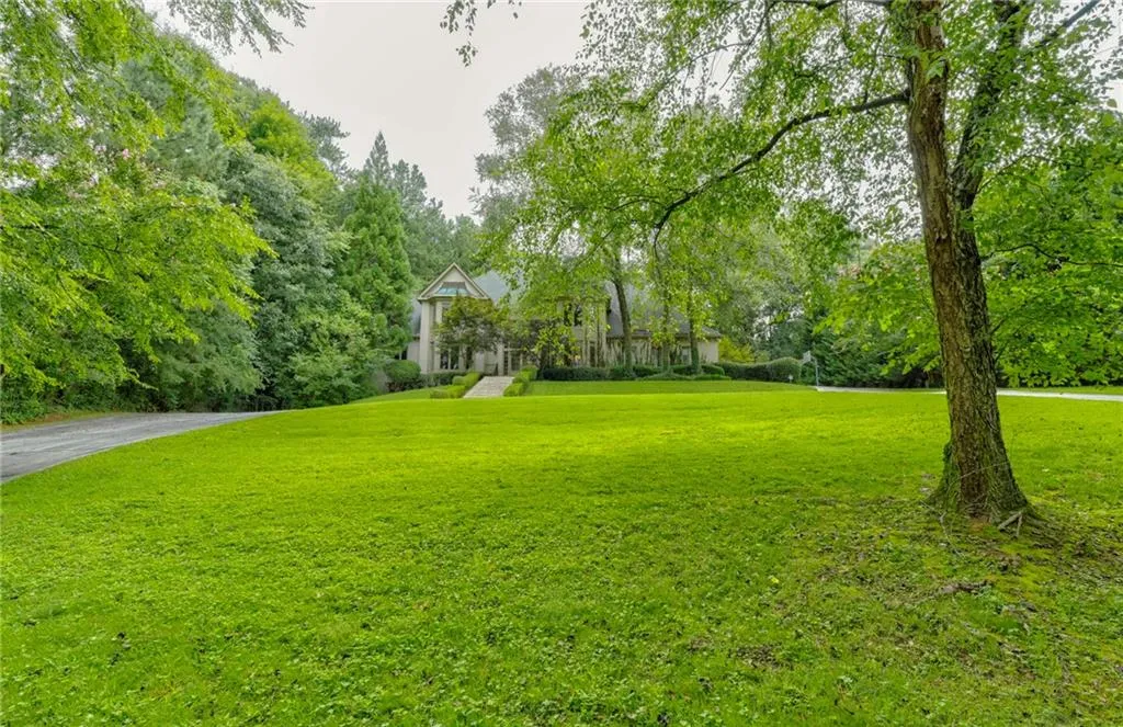 5113 Powers Ferry Road, Sandy Springs, Georgia 30327, 5 Bedrooms Bedrooms, ,4 BathroomsBathrooms,Residential,Sold,5113 Powers Ferry Road,7105240