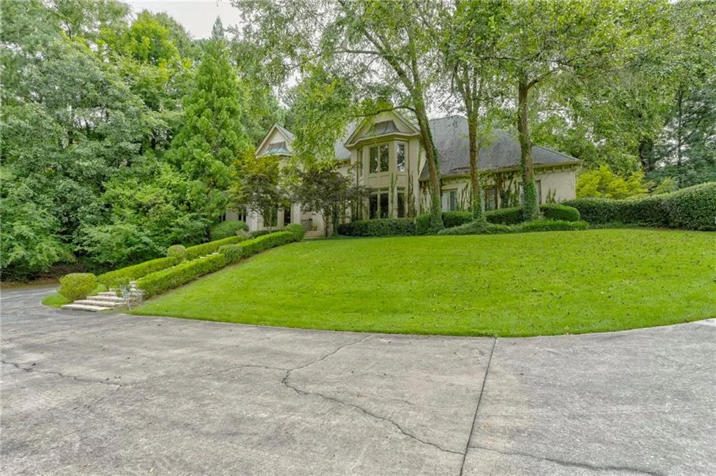 5113 Powers Ferry Road, Sandy Springs, Georgia 30327, 5 Bedrooms Bedrooms, ,4 BathroomsBathrooms,Residential,Sold,5113 Powers Ferry Road,7105240