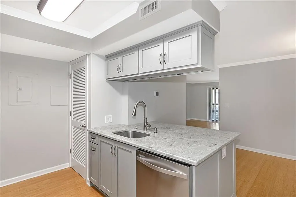 795 Hammond Drive Ne Unit 302, Atlanta, Georgia 30328, 1 Bedroom Bedrooms, ,1 BathroomBathrooms,Residential,Sold,795 Hammond Drive Ne Unit 302,6798665