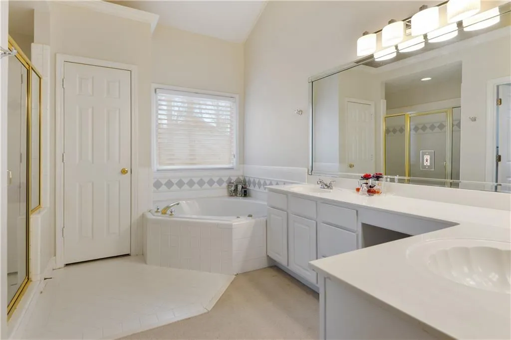 1240 Old Woodbine Road, Sandy Springs, Georgia 30319, 5 Bedrooms Bedrooms, ,5 BathroomsBathrooms,Residential,Sold,1240 Old Woodbine Road,6845839