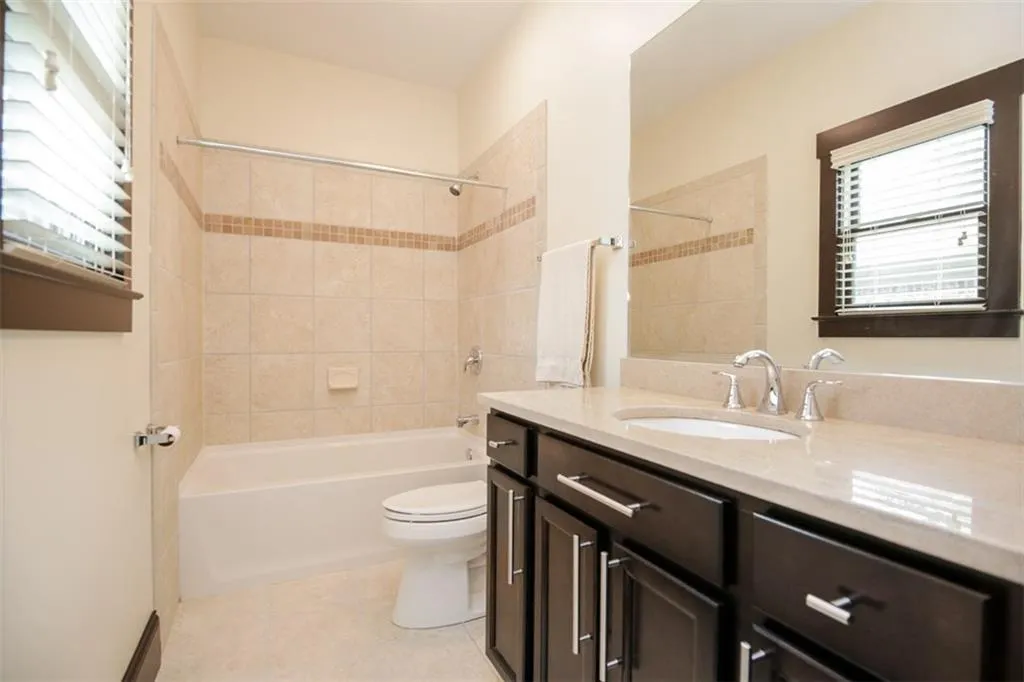 613 Esfun Trace, Sandy Springs, Georgia 30328, 4 Bedrooms Bedrooms, ,4 BathroomsBathrooms,Residential,Sold,613 Esfun Trace,5793418