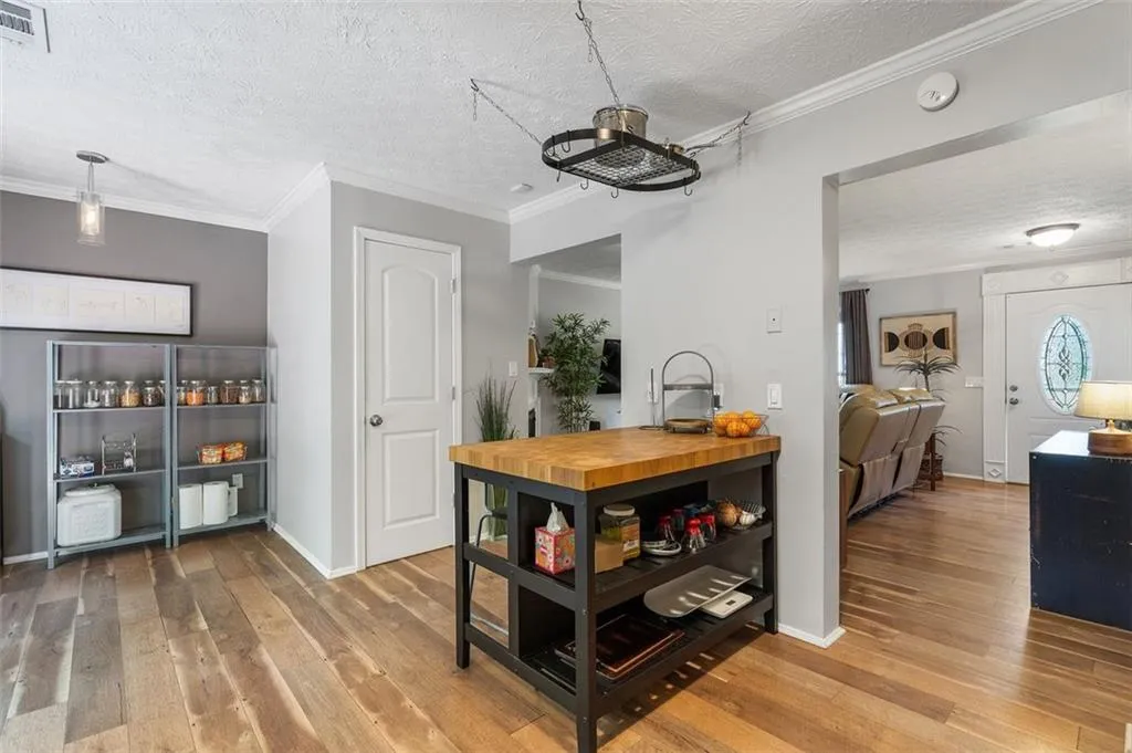 2105 Queen Anne Court, Atlanta, Georgia 30350, 3 Bedrooms Bedrooms, ,3 BathroomsBathrooms,Residential,Sold,2105 Queen Anne Court,7432476