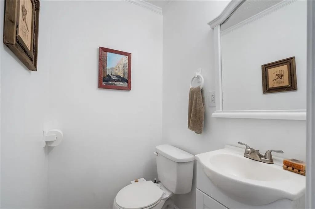 2105 Queen Anne Court, Atlanta, Georgia 30350, 3 Bedrooms Bedrooms, ,3 BathroomsBathrooms,Residential,Sold,2105 Queen Anne Court,7432476