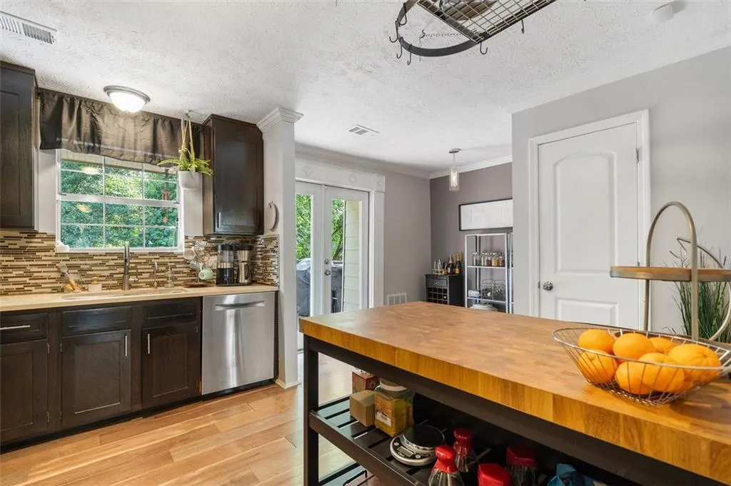 2105 Queen Anne Court, Atlanta, Georgia 30350, 3 Bedrooms Bedrooms, ,3 BathroomsBathrooms,Residential,Sold,2105 Queen Anne Court,7432476