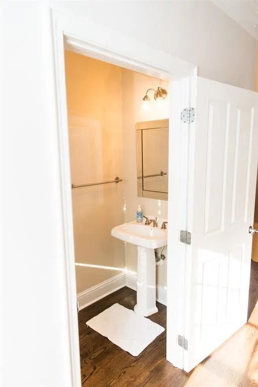 1119 Glenridge Place Ne Unit 1119, Atlanta, Georgia 30342, 1 Bedroom Bedrooms, ,1 BathroomBathrooms,Residential,Sold,1119 Glenridge Place Ne Unit 1119,6128394