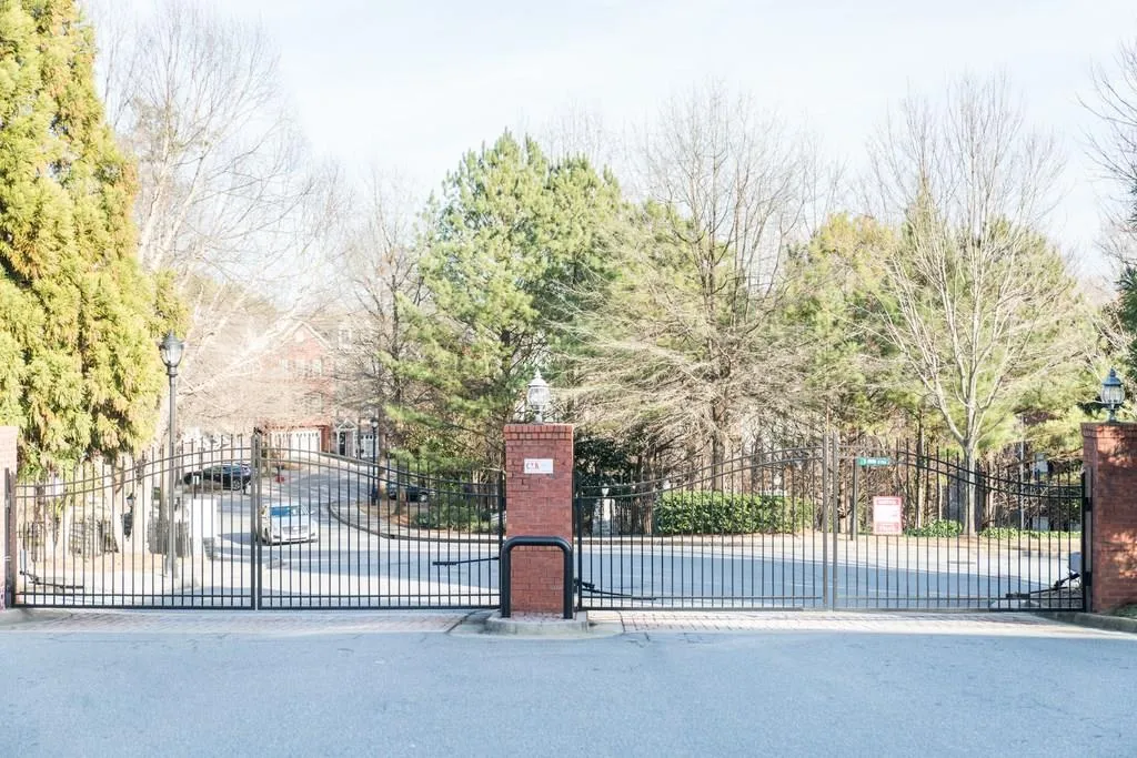 1119 Glenridge Place Ne Unit 1119, Atlanta, Georgia 30342, 1 Bedroom Bedrooms, ,1 BathroomBathrooms,Residential,Sold,1119 Glenridge Place Ne Unit 1119,6128394