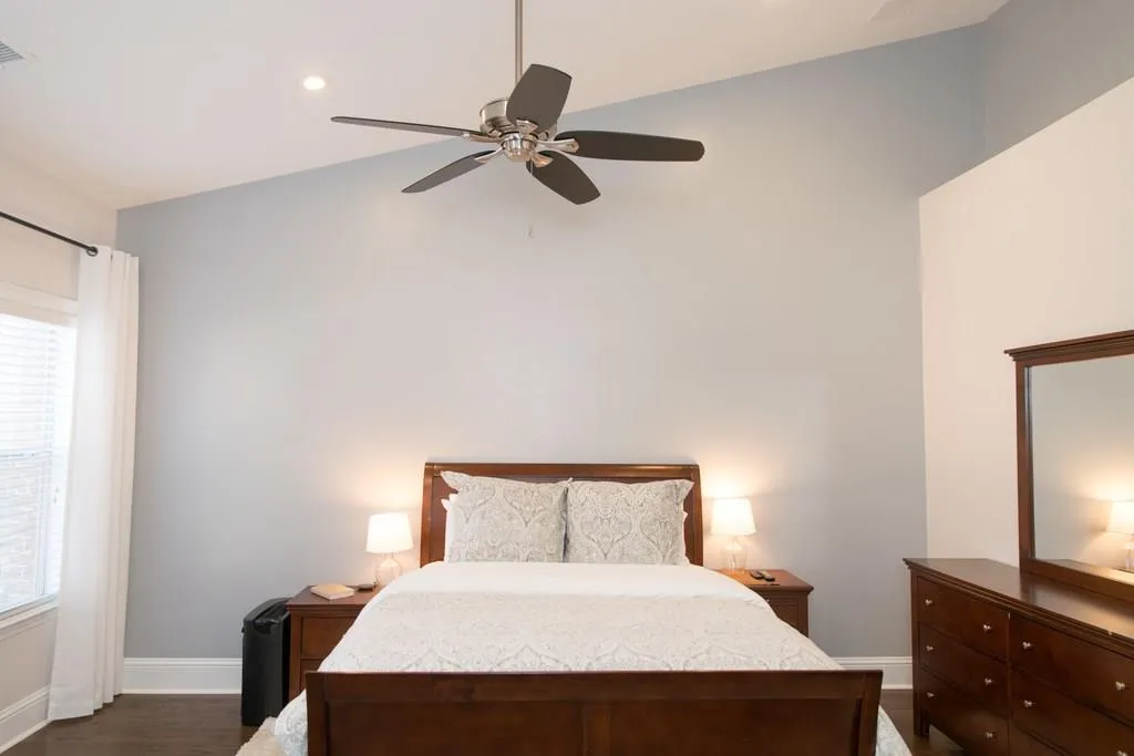 1119 Glenridge Place Ne Unit 1119, Atlanta, Georgia 30342, 1 Bedroom Bedrooms, ,1 BathroomBathrooms,Residential,Sold,1119 Glenridge Place Ne Unit 1119,6128394