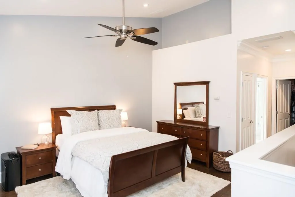 1119 Glenridge Place Ne Unit 1119, Atlanta, Georgia 30342, 1 Bedroom Bedrooms, ,1 BathroomBathrooms,Residential,Sold,1119 Glenridge Place Ne Unit 1119,6128394