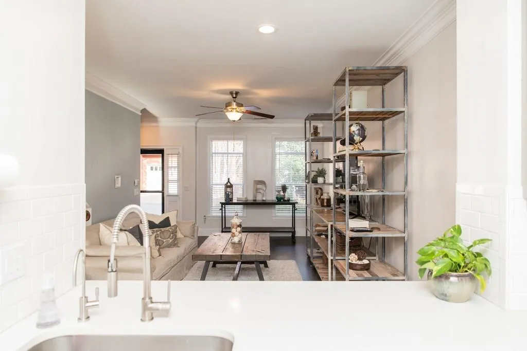 1119 Glenridge Place Ne Unit 1119, Atlanta, Georgia 30342, 1 Bedroom Bedrooms, ,1 BathroomBathrooms,Residential,Sold,1119 Glenridge Place Ne Unit 1119,6128394