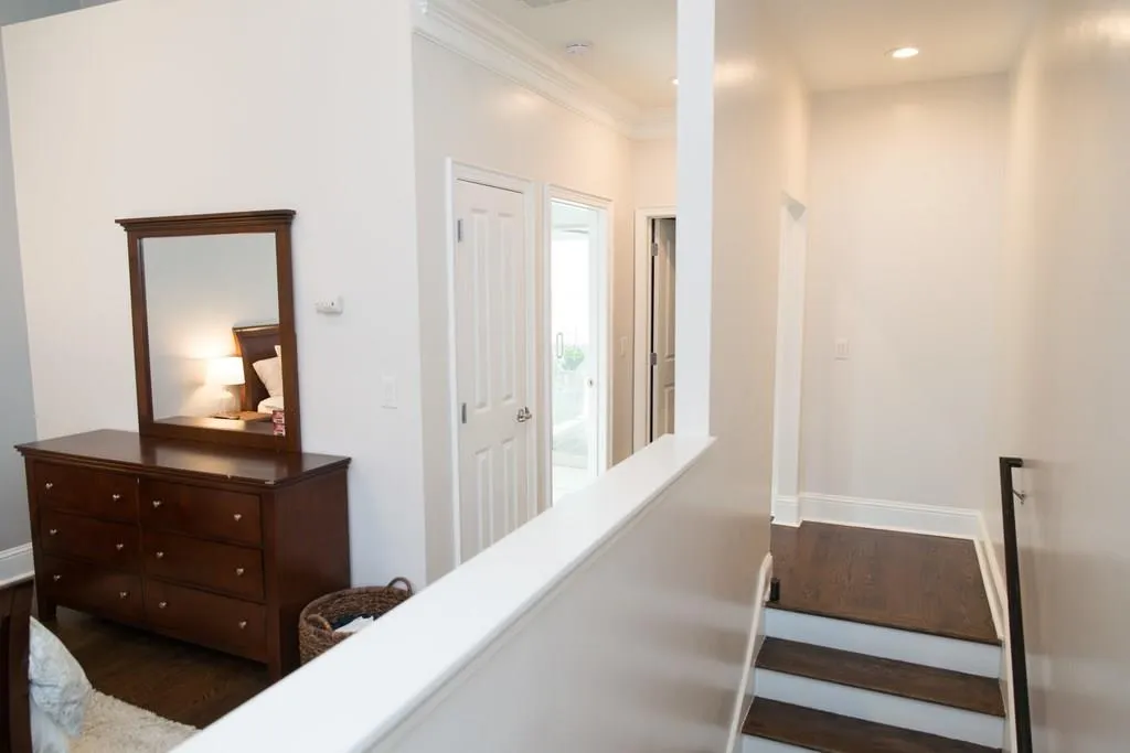 1119 Glenridge Place Ne Unit 1119, Atlanta, Georgia 30342, 1 Bedroom Bedrooms, ,1 BathroomBathrooms,Residential,Sold,1119 Glenridge Place Ne Unit 1119,6128394