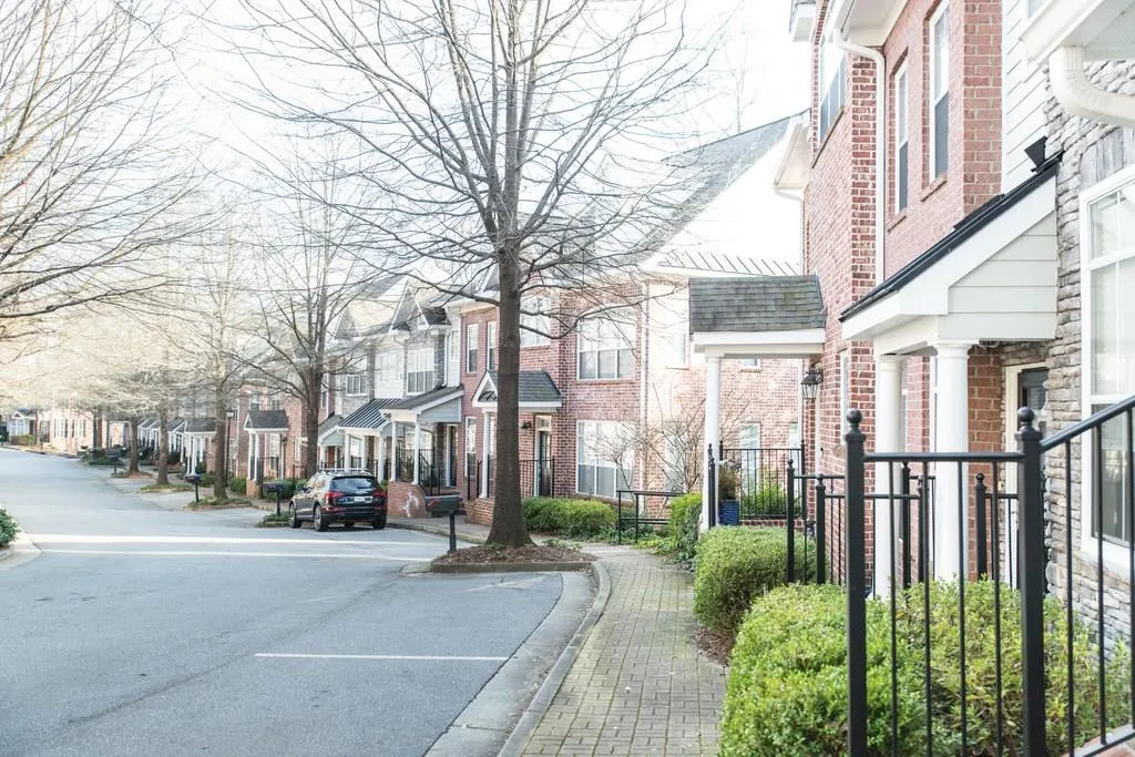 1119 Glenridge Place Ne Unit 1119, Atlanta, Georgia 30342, 1 Bedroom Bedrooms, ,1 BathroomBathrooms,Residential,Sold,1119 Glenridge Place Ne Unit 1119,6128394