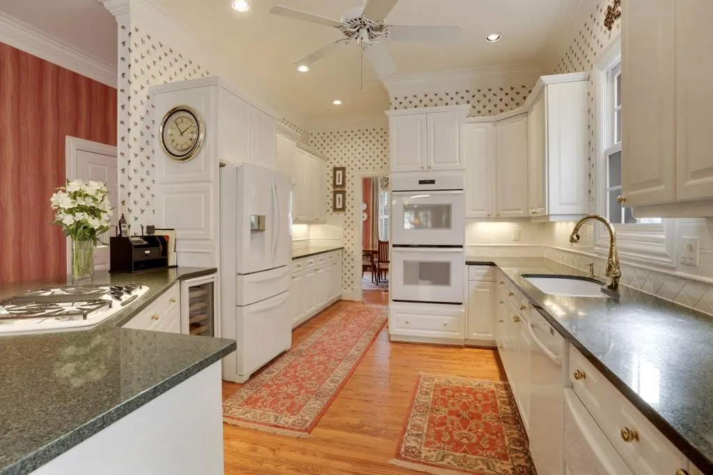 1070 Arbor Trace, Brookhaven, Georgia 30319, 5 Bedrooms Bedrooms, ,4 BathroomsBathrooms,Residential,Sold,1070 Arbor Trace,5626385