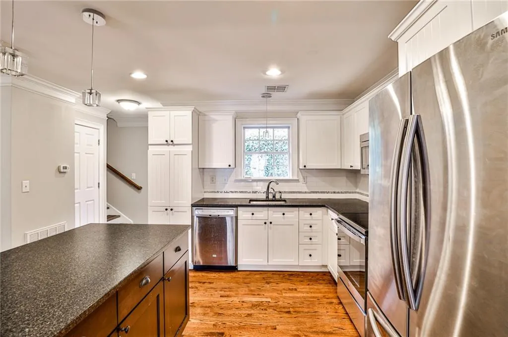 301 Masons Creek Circle, Atlanta, Georgia 30350, 3 Bedrooms Bedrooms, ,2 BathroomsBathrooms,Residential,Sold,301 Masons Creek Circle,7530540
